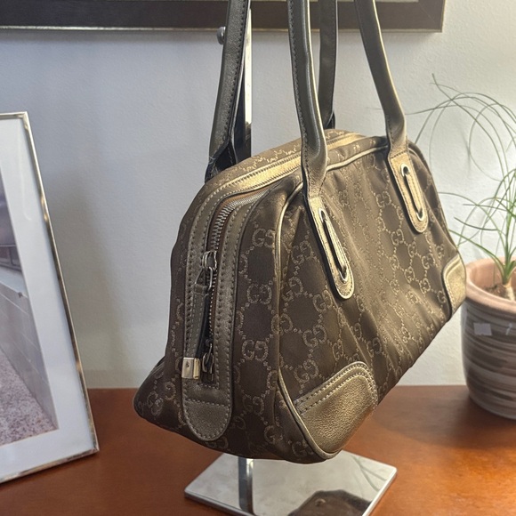 Gucci Brown and Gold GG shoulder bag - Picture 2 of 9